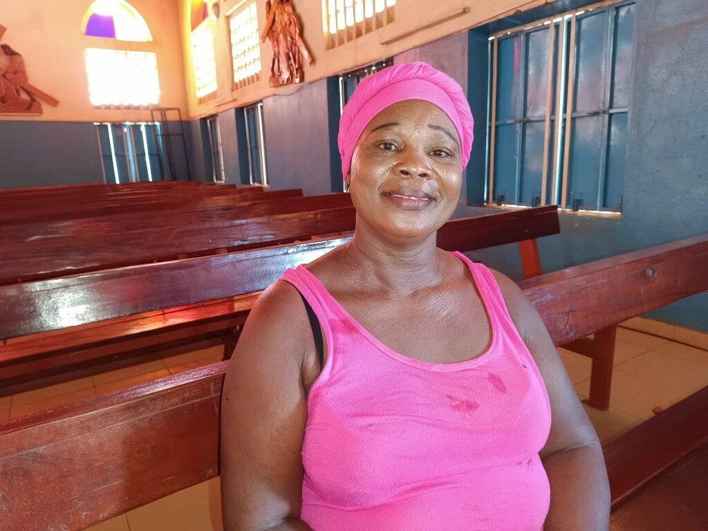Délicia Yaméogo : L’ombre discrète qui fait briller l’une des plus grandes églises catholiques du Burkina 2 Délicia Yaméogo : L’ombre discrète qui fait briller l’une des plus grandes églises catholiques du Burkina 2