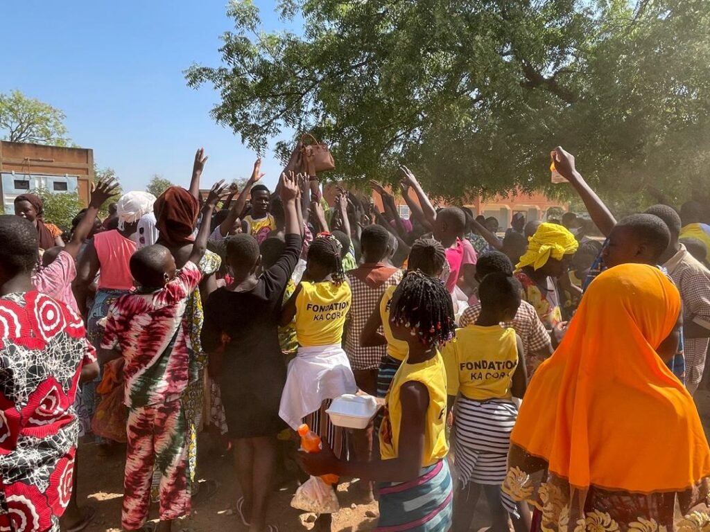 Fondation Ka Cora : Collecte de kits scolaires pour 1000 enfants démunis et orphelins des FDS et VDP 4 Fondation Ka Cora : Collecte de kits scolaires pour 1000 enfants démunis et orphelins des FDS et VDP 4