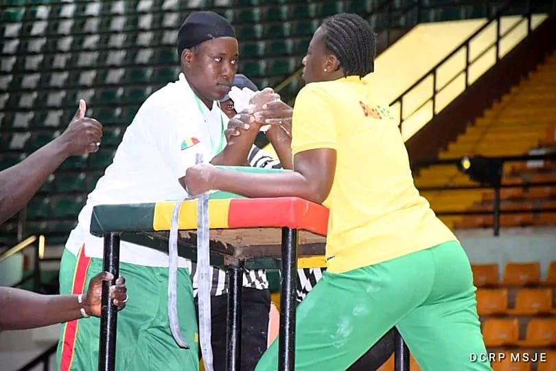 JAES Bamako 2025 : Stessie Martiale et Patricia offrent l’argent au Burkina en Bras de fer 3 JAES Bamako 2025 : Stessie Martiale et Patricia offrent l’argent au Burkina en Bras de fer 3