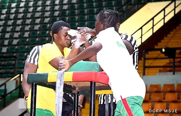 JAES Bamako 2025 : Stessie Martiale et Patricia offrent l’argent au Burkina en Bras de fer 2 JAES Bamako 2025 : Stessie Martiale et Patricia offrent l’argent au Burkina en Bras de fer 2
