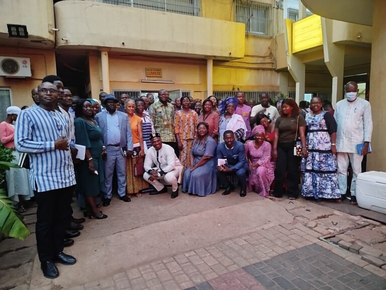 Burkina : Toastmasters DGI Ouaga Lumière célèbre ses 10 ans en rendant hommage à ses « dinosaures » 4