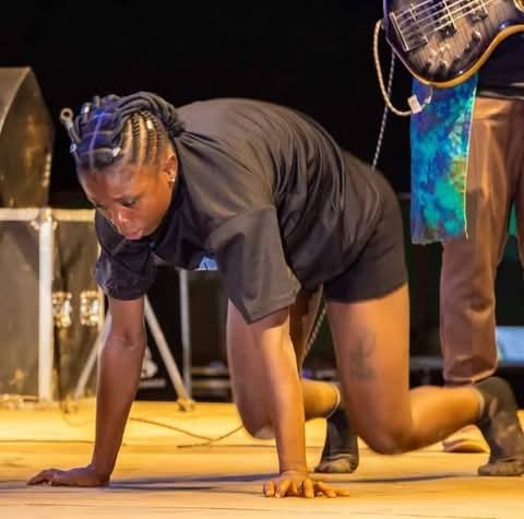 « On dit que les danseuses sortent avec les artistes; mais ça fait quoi ?... », Djami De Londres 7 « On dit que les danseuses sortent avec les artistes; mais ça fait quoi ?... », Djami De Londres 7