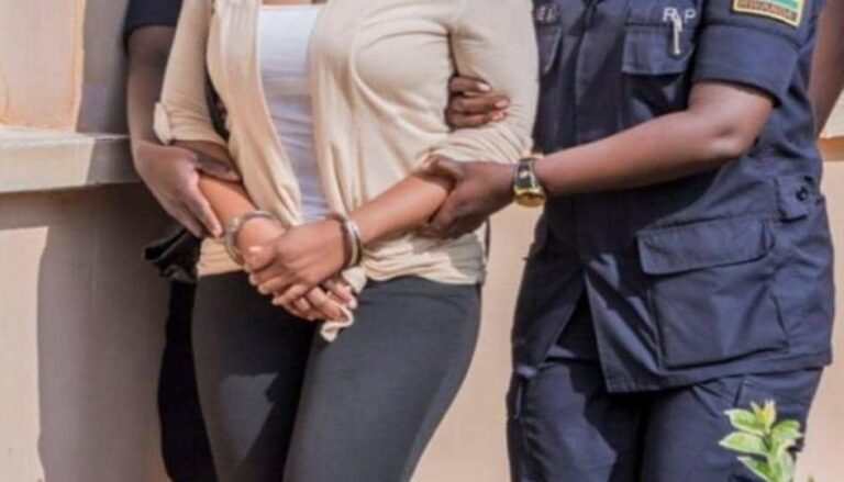Vente de produits pour grossir les fesses : Une sénégalaise condamnée à 2 ans de prison 1 Vente de produits pour grossir les fesses : Une sénégalaise condamnée à 2 ans de prison 1
