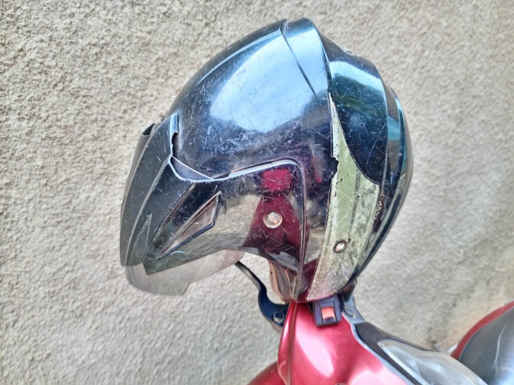 Femme : Quelle coiffure faire et qui n'empêche pas le port du casque ? 2 Femme : Quelle coiffure faire et qui n'empêche pas le port du casque ? 2