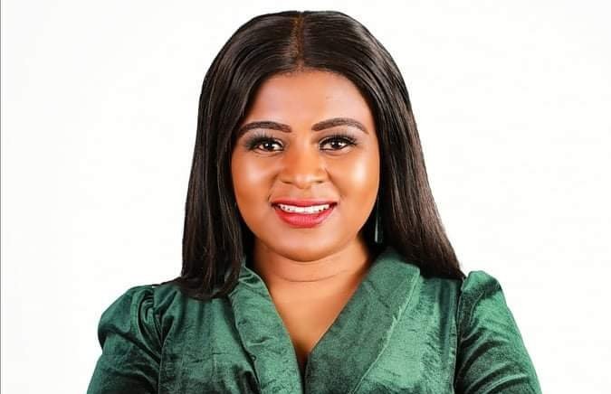 Elizabeth Amoaa, la femme aux deux utérus, deux cols et deux vagins, brise le silence 1 Elizabeth Amoaa, la femme aux deux utérus, deux cols et deux vagins, brise le silence 1