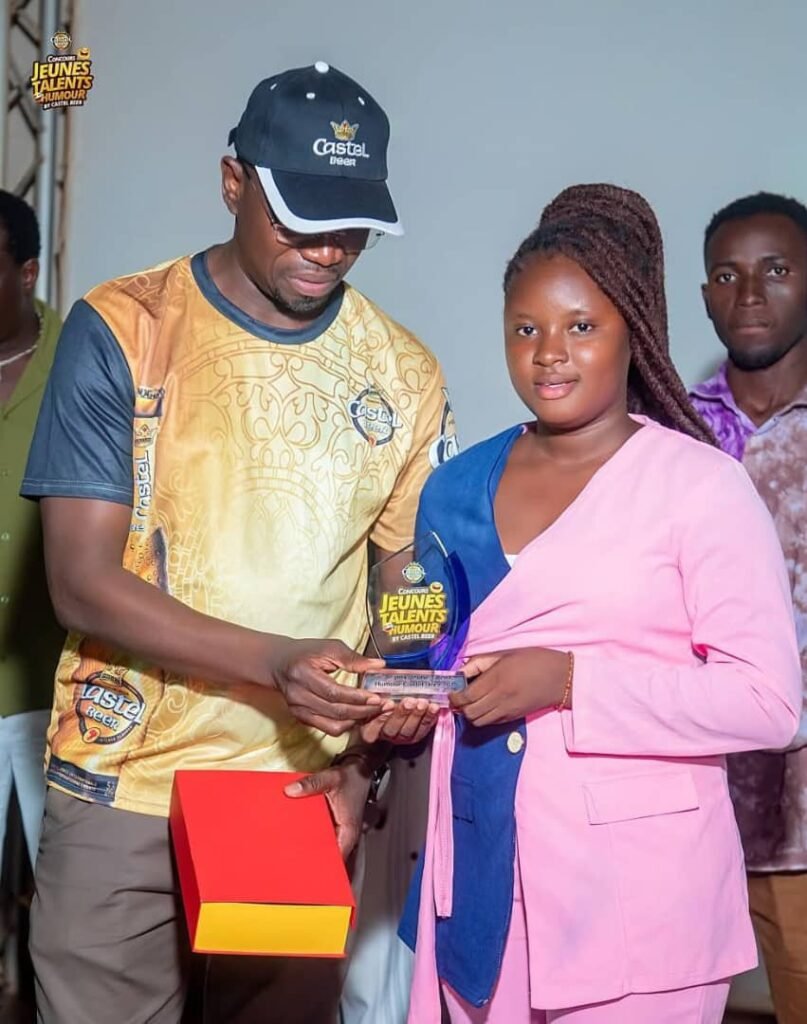 Concours Jeune Talent Humour Castel Beer : Zoubga Issa alias Dstin sacré grand lauréat 4 Concours Jeune Talent Humour Castel Beer : Zoubga Issa alias Dstin sacré grand lauréat 4