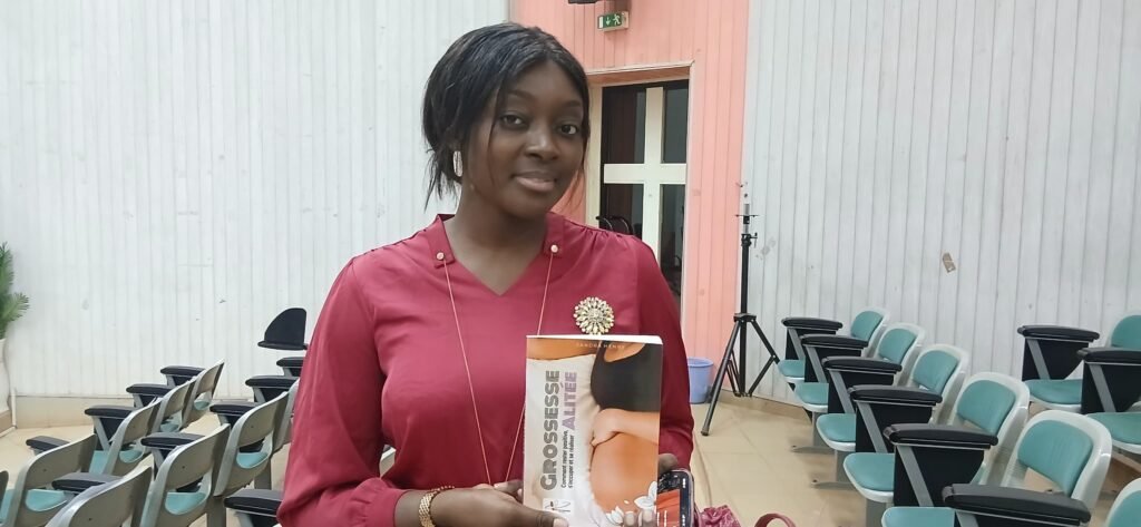 Littérature : « Grossesse alitée », le tout premier ouvrage de Sandra Yoba 4 Littérature : « Grossesse alitée », le tout premier ouvrage de Sandra Yoba 4