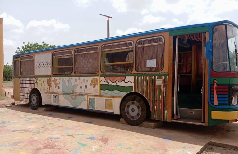 Un bus pas comme les autres : Le Musée National lance son Bibliobus pour petits et grands 1 Un bus pas comme les autres : Le Musée National lance son Bibliobus pour petits et grands 1