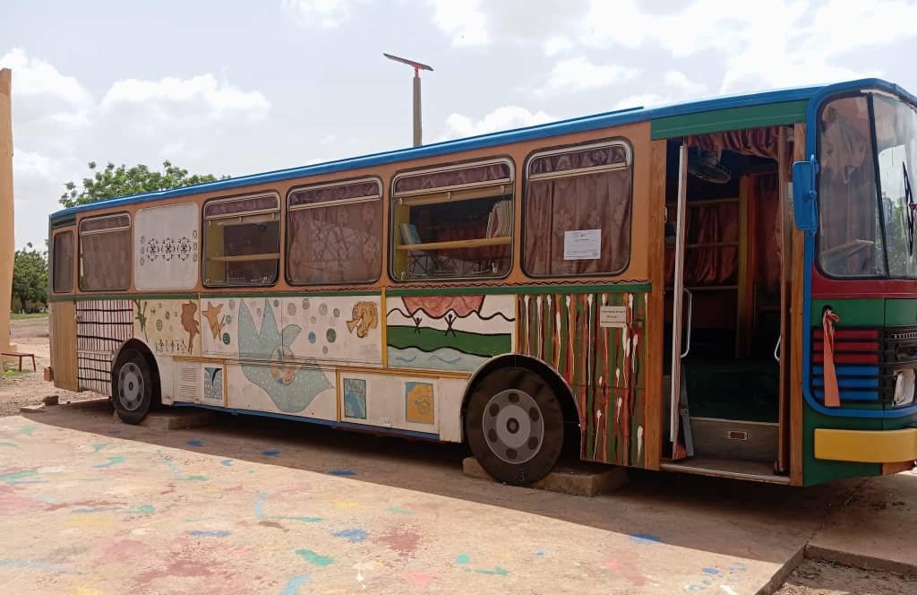 Un bus pas comme les autres : Le Musée National lance son Bibliobus pour petits et grands 2 Un bus pas comme les autres : Le Musée National lance son Bibliobus pour petits et grands 2