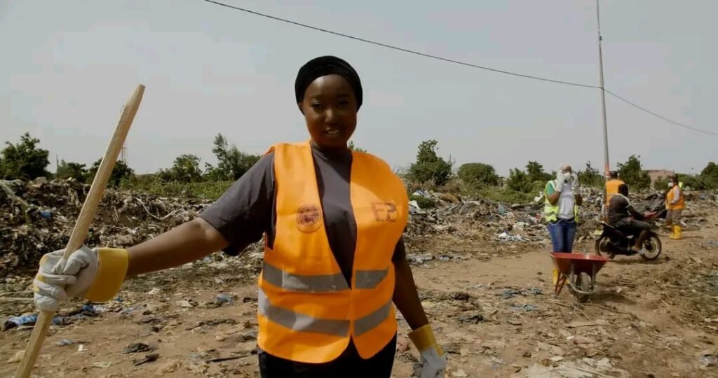 ‘’Le silence des sachets’’ : Malika la Slamazone s’engage contre la pollution plastique 3 ‘’Le silence des sachets’’ : Malika la Slamazone s’engage contre la pollution plastique 3