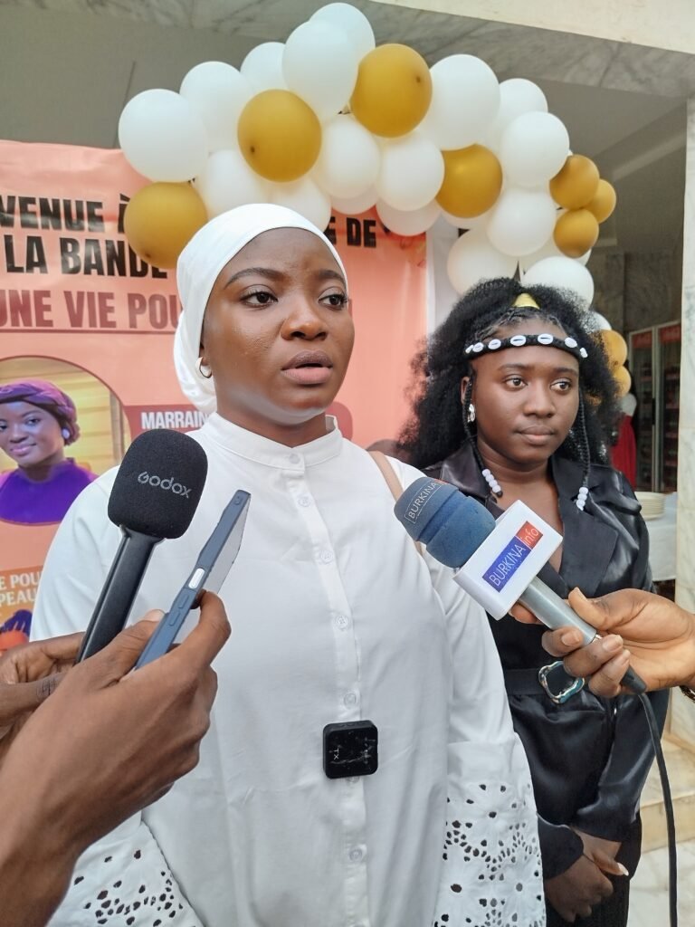 Littérature : Camille Zoungrana écrit, dessine et publie pour sensibiliser 5