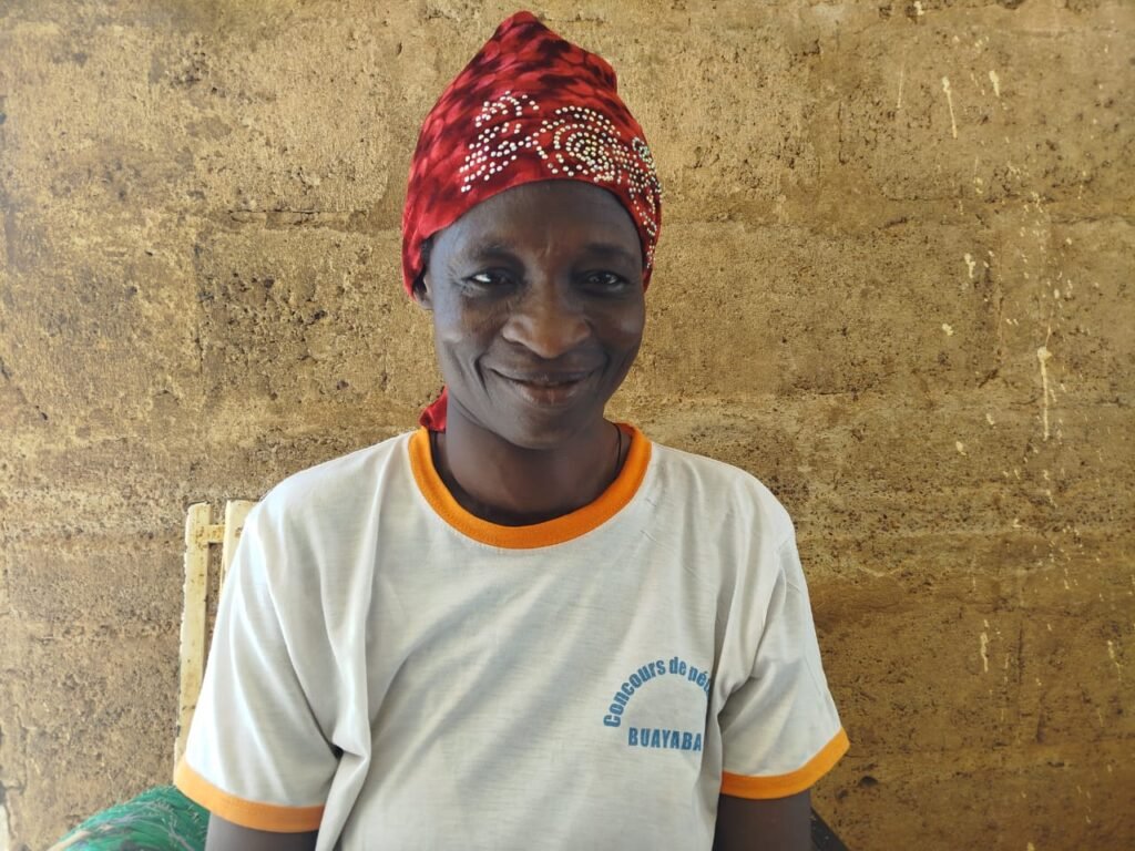 Ouiya Pascaline : La cinquantenaire qui fait la toilette des nouveaux nés 2 Ouiya Pascaline : La cinquantenaire qui fait la toilette des nouveaux nés 2