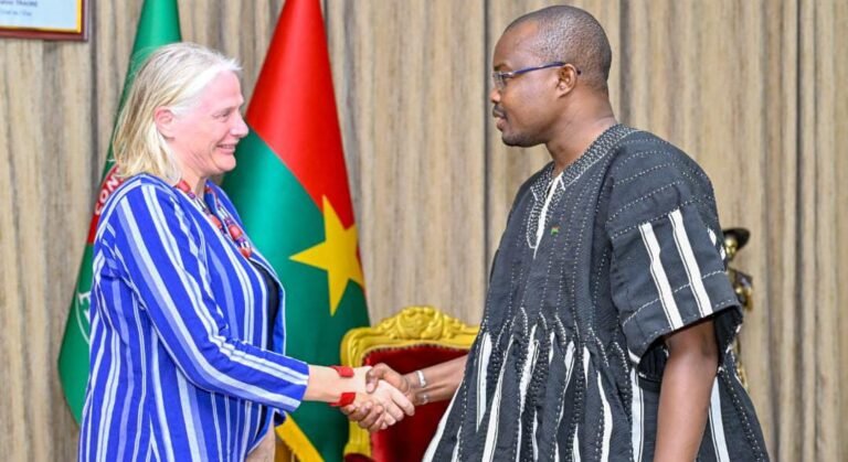 Coopération Burkina-Pays Bas: L ’Ambassadeur Esther Loeffen en fin de mission 1 Coopération Burkina-Pays Bas: L ’Ambassadeur Esther Loeffen en fin de mission 1