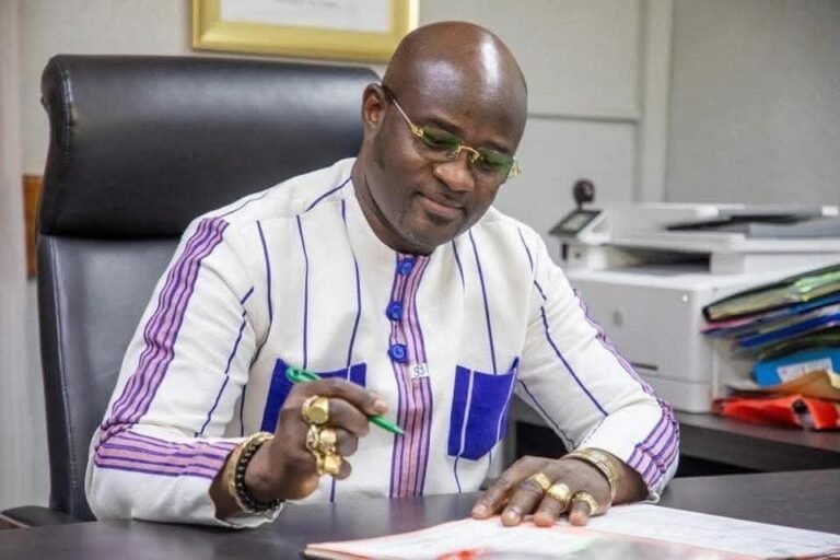 Le Pr Charlemagne Ouédraogo intègre un comité stratégique de la FIGO 1 Le Pr Charlemagne Ouédraogo intègre un comité stratégique de la FIGO 1