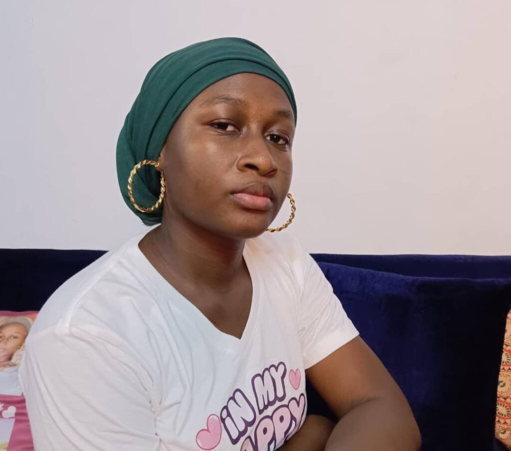 Samiratou Sawadogo, l’art de personnaliser les émotions sur des articles 6 Samiratou Sawadogo, l’art de personnaliser les émotions sur des articles 6