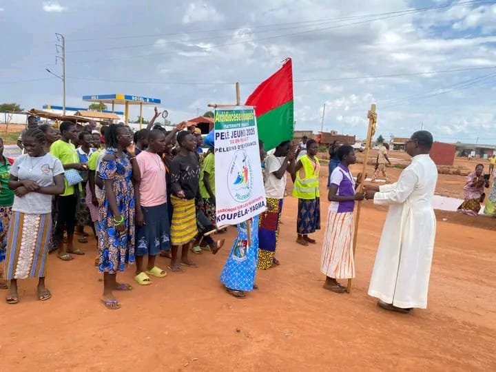 Assomption : 65 jeunes pèlerins parcourent 145 km à pied de Koupéla à Yagma 1 Assomption : 65 jeunes pèlerins parcourent 145 km à pied de Koupéla à Yagma 1