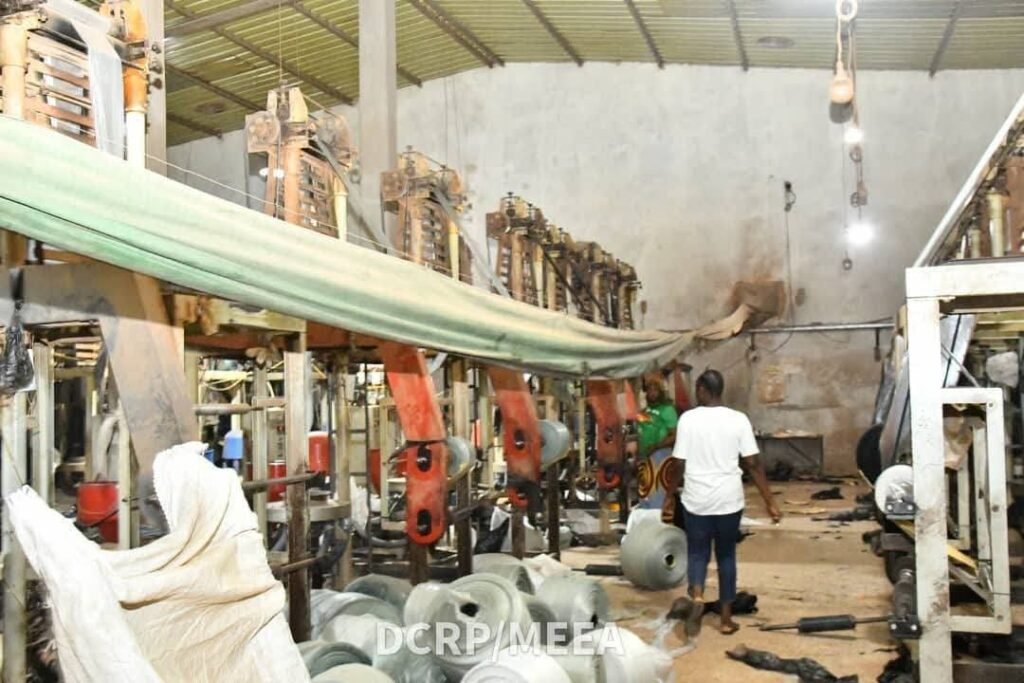 Burkina : 30 millions FCFA d’amende pour une usine de production illégale de sachets plastiques 2 Burkina : 30 millions FCFA d’amende pour une usine de production illégale de sachets plastiques 2