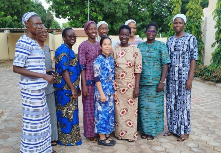 Sœurs Travailleuses Missionnaires de Donum Dei: Elles chantent aussi l'amour et la foi 1 Sœurs Travailleuses Missionnaires de Donum Dei: Elles chantent aussi l'amour et la foi 1