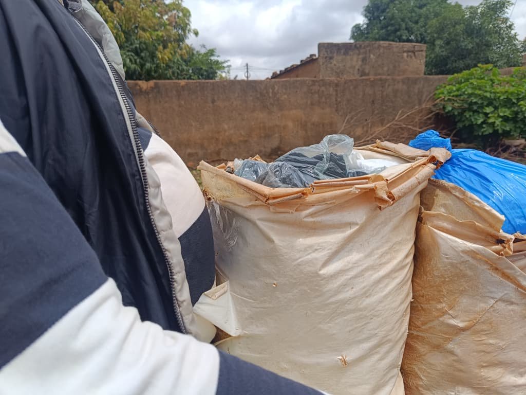 Sachets plastiques : Entre volonté d’adopter les normes et difficultés d’approvisionnement sur le terrain 3 Sachets plastiques : Entre volonté d’adopter les normes et difficultés d’approvisionnement sur le terrain 3