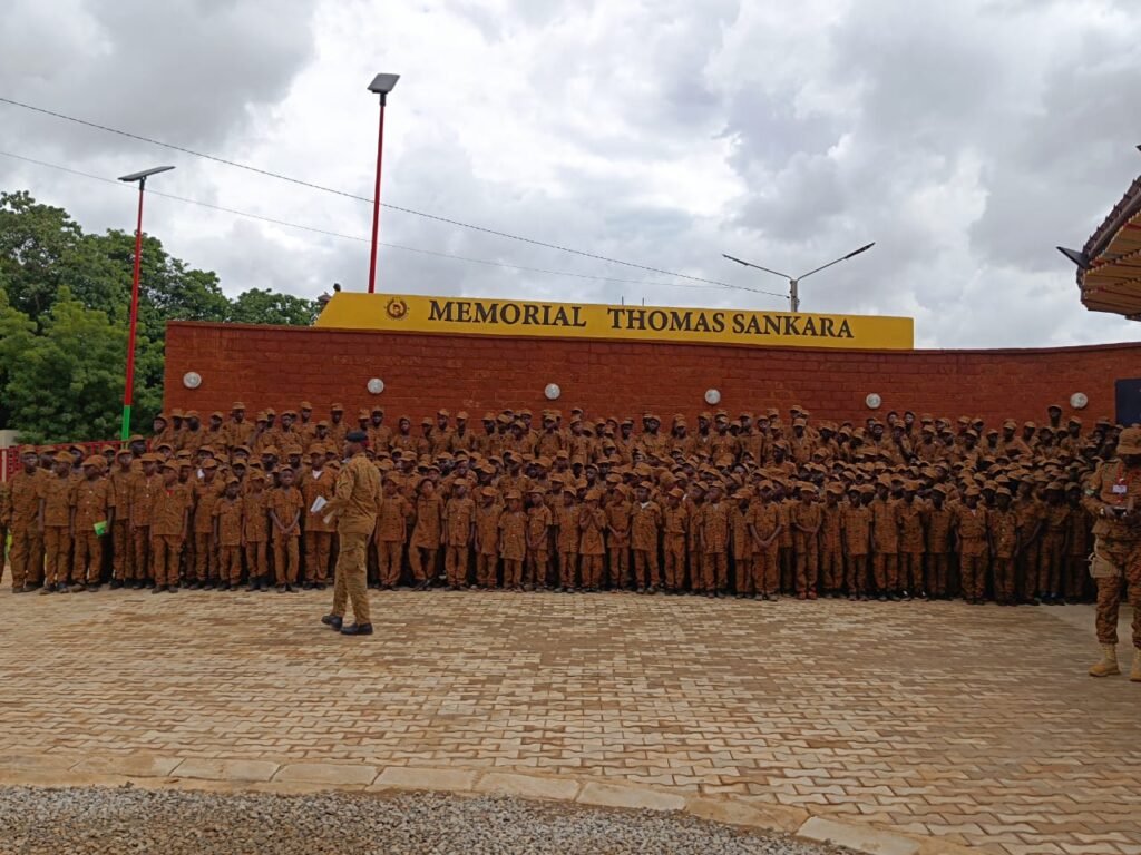 Camp Vacances Faso Mêbo : Les campeurs en immersion au Mémorial Thomas Sankara et à l’ALT 2 Camp Vacances Faso Mêbo : Les campeurs en immersion au Mémorial Thomas Sankara et à l’ALT 2