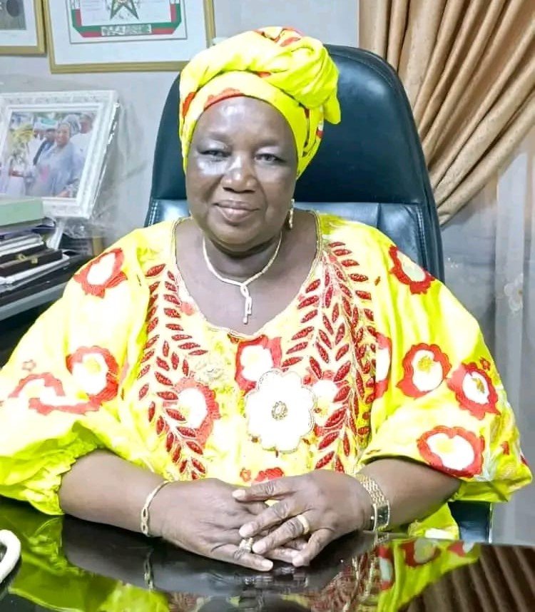 Kadiogo : Le ministre 𝐈𝐬𝐦𝐚𝐞̈𝐥 𝐒ombié 𝐯𝐢𝐬𝐢𝐭𝐞 l'usine de transformation du riz en cours de finalisation 2 Kadiogo : Le ministre 𝐈𝐬𝐦𝐚𝐞̈𝐥 𝐒ombié 𝐯𝐢𝐬𝐢𝐭𝐞 l'usine de transformation du riz en cours de finalisation 2