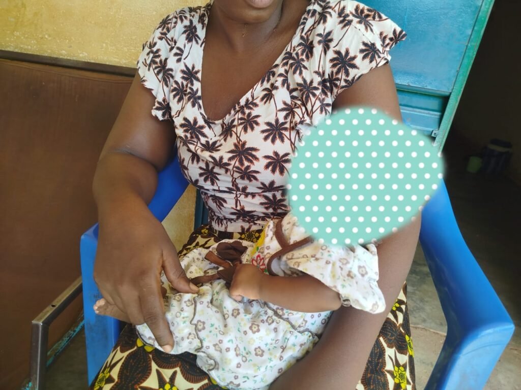 Ouiya Pascaline : La cinquantenaire qui fait la toilette des nouveaux nés 4 Ouiya Pascaline : La cinquantenaire qui fait la toilette des nouveaux nés 4