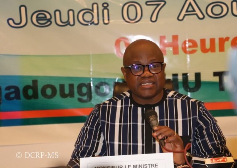 Santé : 12 milliards de FCFA alloué pour 6 424 028 prestations de soins gratuites 1 Santé : 12 milliards de FCFA alloué pour 6 424 028 prestations de soins gratuites 1