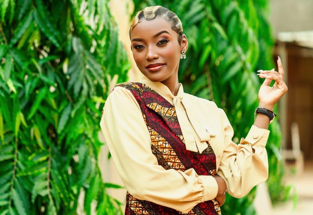 Chloène Christy : Du Cameroun au Burkina, elle n'a jamais lâché le micro 2 Chloène Christy : Du Cameroun au Burkina, elle n'a jamais lâché le micro 2