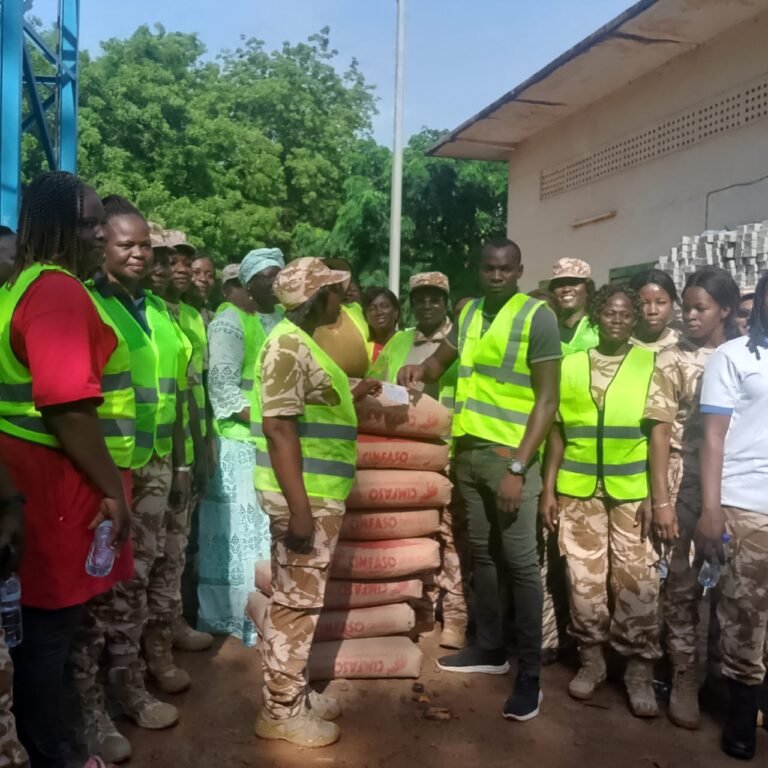 Faso Mêbo : Les fonctionnaires féminins de la Police Nationale offrent 10 tonnes de ciment 5