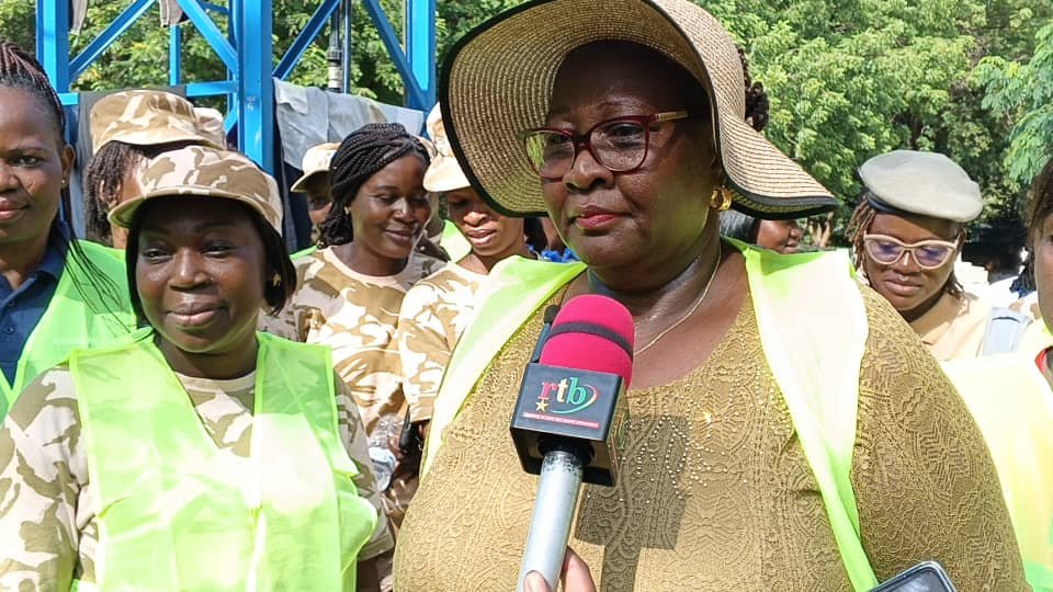 Faso Mêbo : Les fonctionnaires féminins de la Police Nationale offrent 10 tonnes de ciment 4