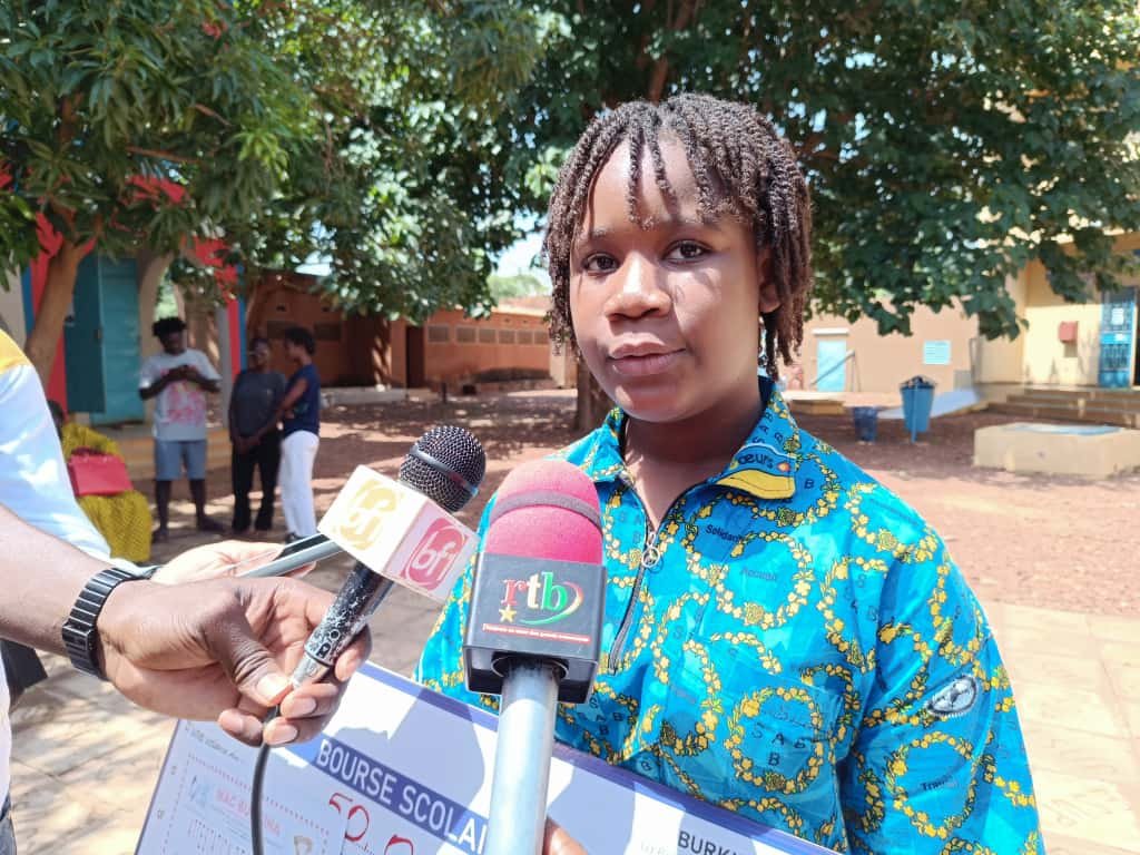 Élites Mathématiques 2025 : Une dizaine de jeunes filles primées pour l'excellence scientifique 2 Élites Mathématiques 2025 : Une dizaine de jeunes filles primées pour l'excellence scientifique 2