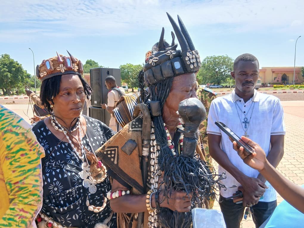 Santé mentale et psychologique : Du réconfort aux familles des militaires tombés et blessés 5 Santé mentale et psychologique : Du réconfort aux familles des militaires tombés et blessés 5