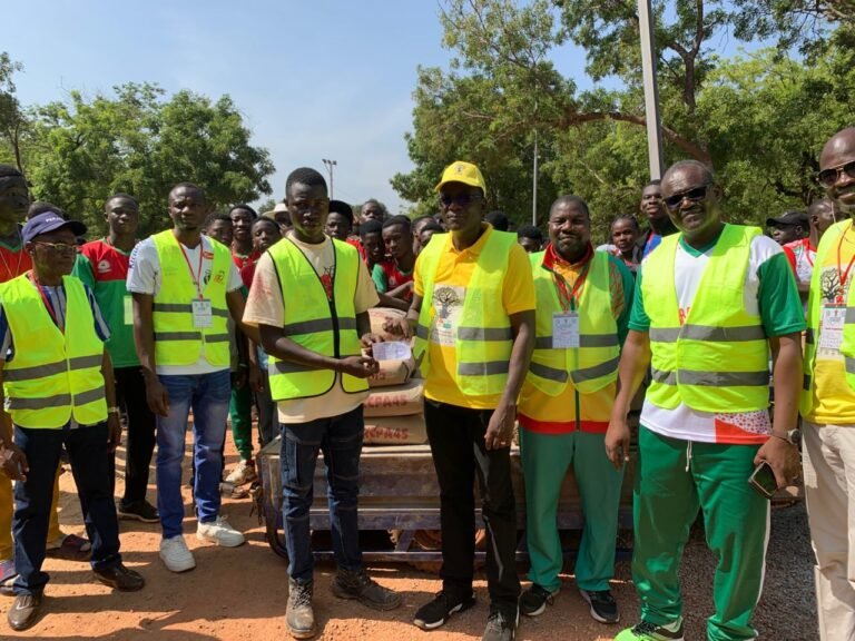 Faso Mêbo : L'association sportive Planète Sport offre une tonne de ciment 10