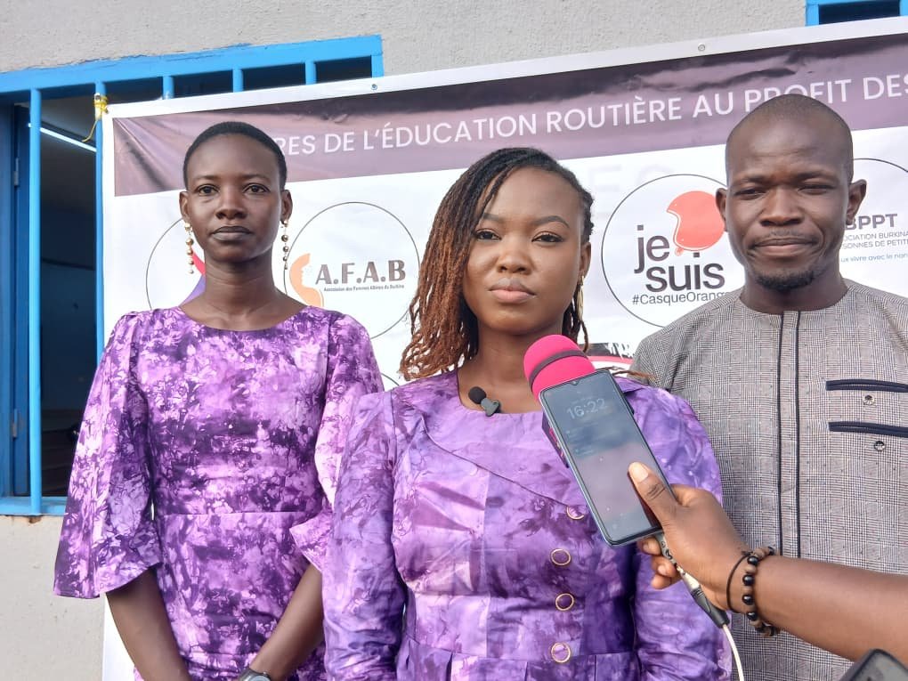 Association Les Casqués du Faso : Une soixantaine d’élèves outillés à la sécurité routière et le secourisme 4 Association Les Casqués du Faso : Une soixantaine d’élèves outillés à la sécurité routière et le secourisme 4