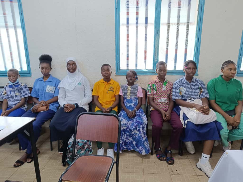 Élites Mathématiques 2025 : Une dizaine de jeunes filles primées pour l'excellence scientifique 7 Élites Mathématiques 2025 : Une dizaine de jeunes filles primées pour l'excellence scientifique 7