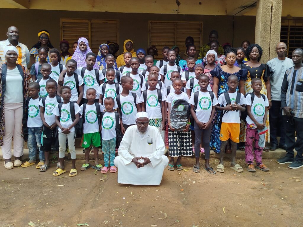 Boassa : Plus de 30 élèves parrainés par l’association Djokolobés Leeré 2 Boassa : Plus de 30 élèves parrainés par l’association Djokolobés Leeré 2