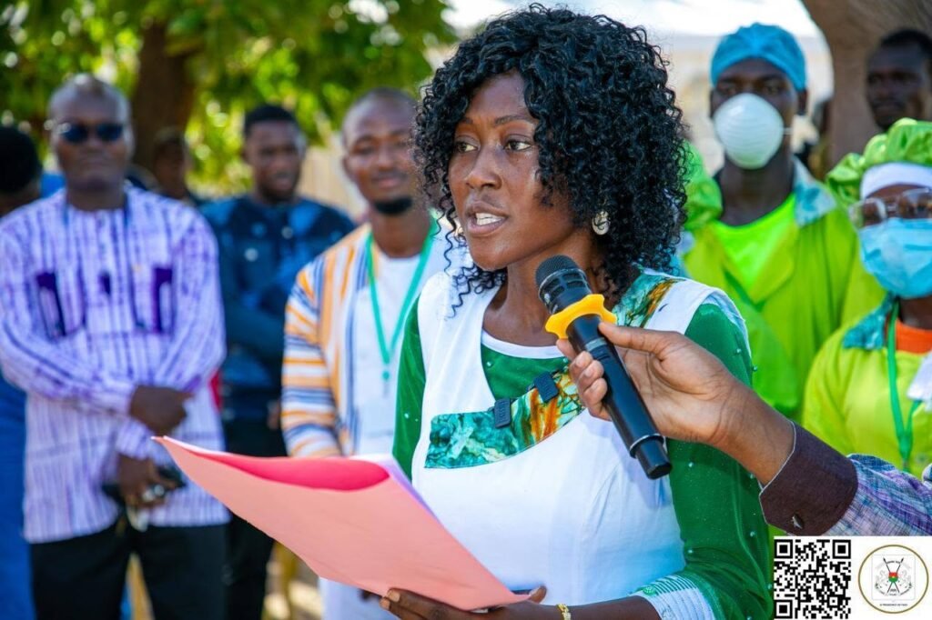 Soutien à la relance industrielle : Le Capitaine Ibrahim Traoré félicite la promotrice de la SO.FA.CO-B 2 Soutien à la relance industrielle : Le Capitaine Ibrahim Traoré félicite la promotrice de la SO.FA.CO-B 2