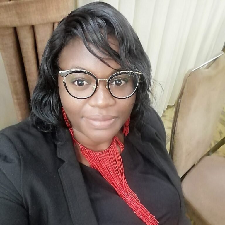 Axelle Yanyiré Somda : Cheffe de projet BTP et artiste décoratrice à ses heures choisies 9 Axelle Yanyiré Somda : Cheffe de projet BTP et artiste décoratrice à ses heures choisies 9