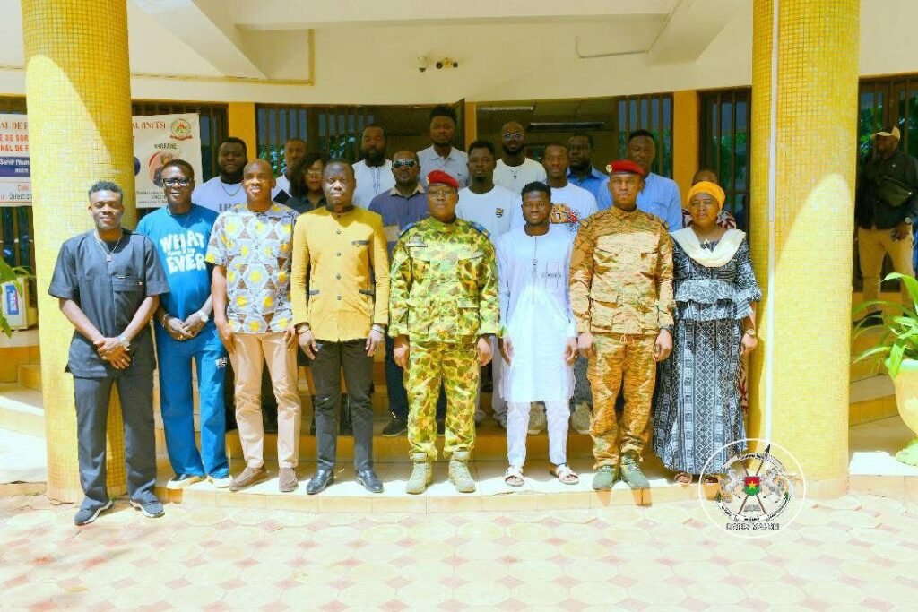 Burkina : Les artistes s’engagent pour la campagne nationale de solidarité « Deme Sira » 2 Burkina : Les artistes s’engagent pour la campagne nationale de solidarité « Deme Sira » 2