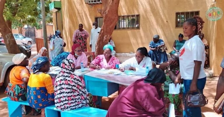 Octobre Rose : Le CHU de Bogodogo en campagne de dépistage gratuit au dispensaire Manegre-Nooma 1 Octobre Rose : Le CHU de Bogodogo en campagne de dépistage gratuit au dispensaire Manegre-Nooma 1