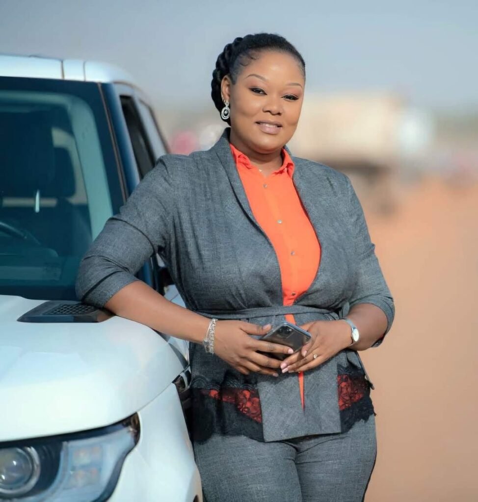 Samira Sawadogo : De l'Inspectrice Mouna à entrepreneure accomplie 2