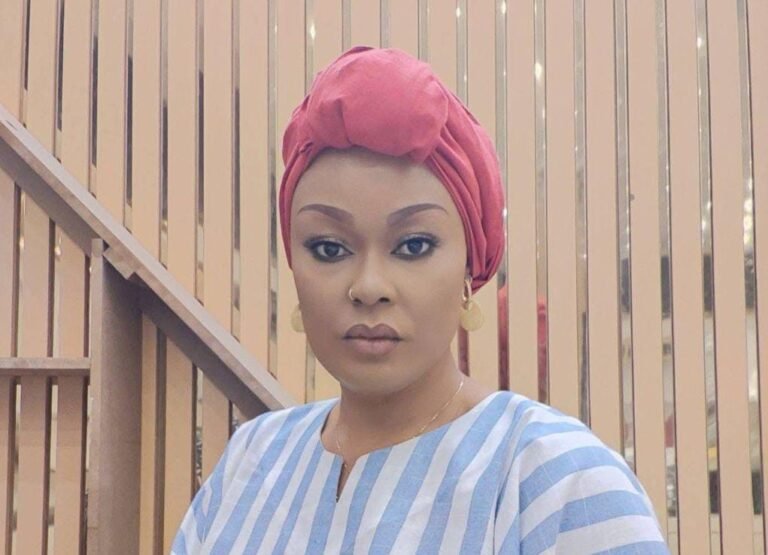 Samira Sawadogo : De l'Inspectrice Mouna à entrepreneure accomplie 2