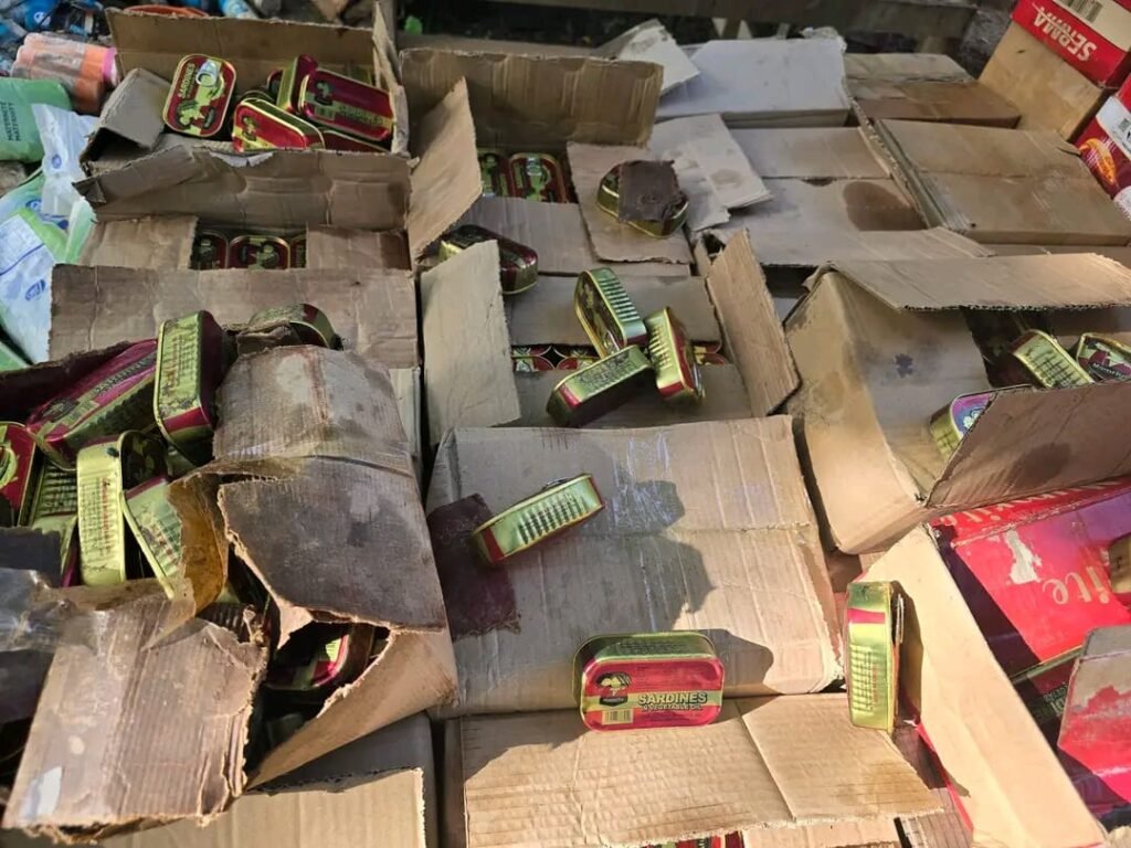 Ouagadougou: 676 cartons de sardines avariées saisis à Dapoya 2 Ouagadougou: 676 cartons de sardines avariées saisis à Dapoya 2