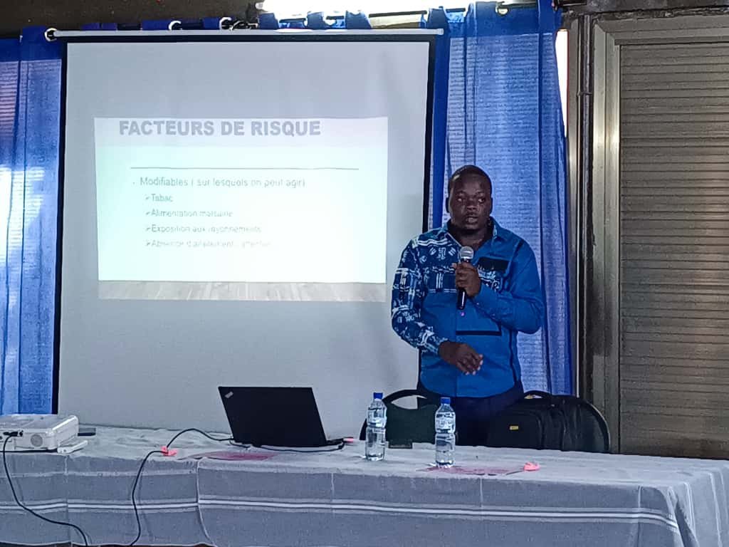 Triple combat féminin : Les étudiants en pharmacie de l'USTA mobilisés contre les cancers féminins 3 Triple combat féminin : Les étudiants en pharmacie de l'USTA mobilisés contre les cancers féminins 3