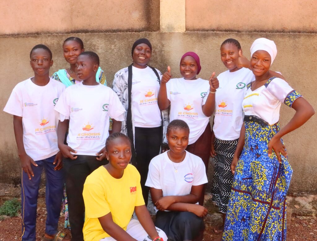 « Je choisis mon avenir » : Une campagne de lutte contre les grossesses en milieu scolaire 2 « Je choisis mon avenir » : Une campagne de lutte contre les grossesses en milieu scolaire 2