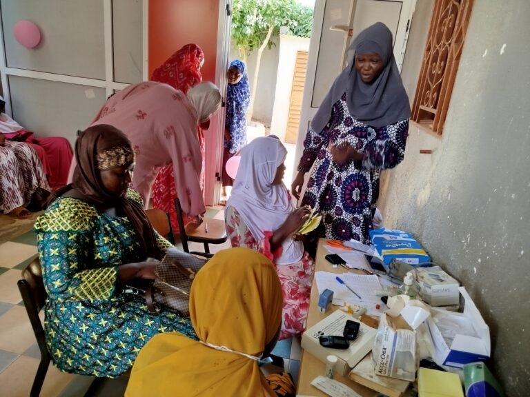 Octobre Rose :''Voile ma pudeur'' et ''2ARSPC'' mobilisent des femmes pour des dépistages 4 Octobre Rose :''Voile ma pudeur'' et ''2ARSPC'' mobilisent des femmes pour des dépistages 4
