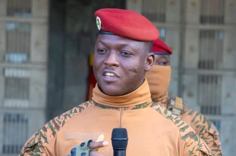 Le Président du Faso rend hommage aux "BIR-C" et aux "Wayiyans" 3