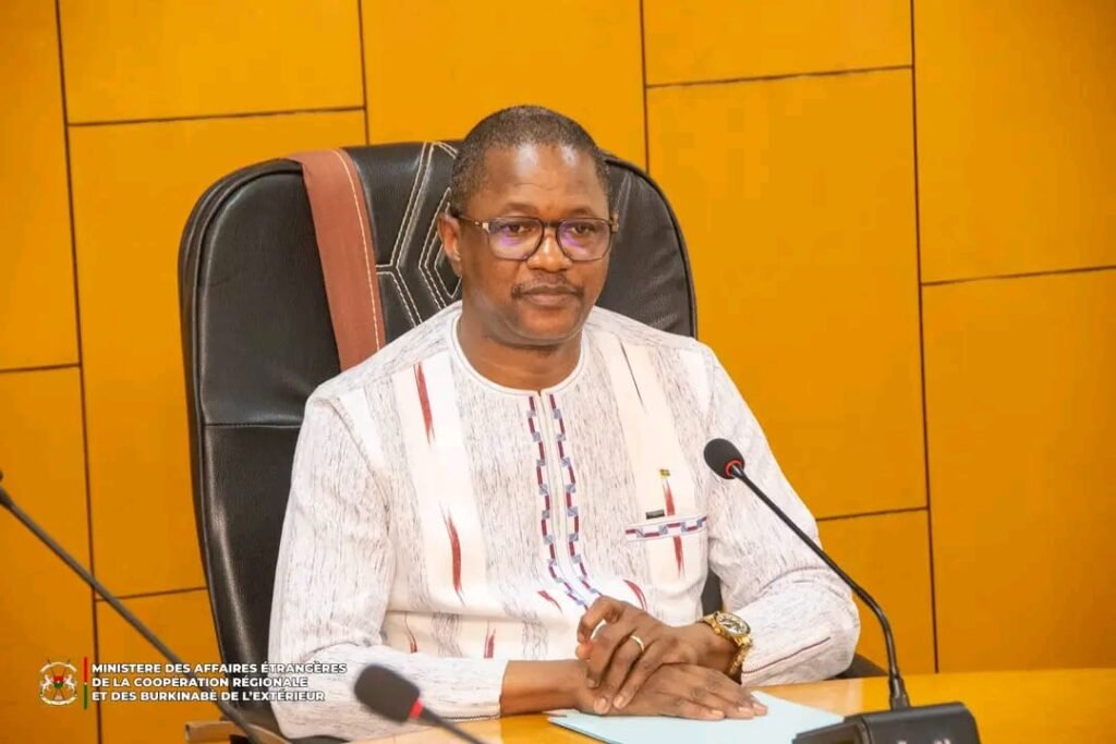 Fonds de soutien patriotique : 22 millions de FCFA offerts par la diaspora burkinabè du Ghana et du Niger 4 Fonds de soutien patriotique : 22 millions de FCFA offerts par la diaspora burkinabè du Ghana et du Niger 4