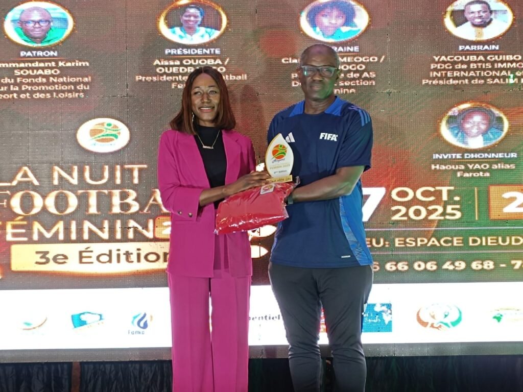 Football Féminin :  Pascaline Sawadogo de l’USFA sacrée meilleure joueuse et gardienne de l’année 2024-2025 5