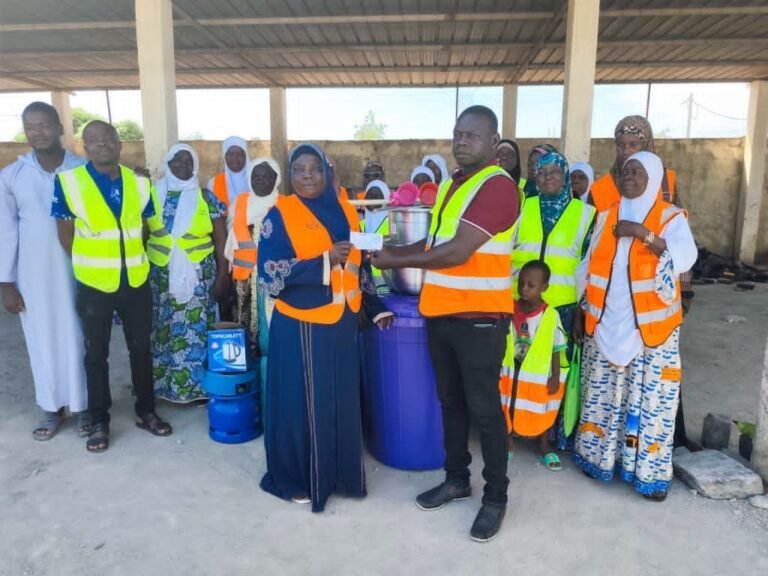 Tenkodogo : Des femmes musulmanes apportent leur soutien à la Brigade Faso Mêbo 6 Tenkodogo : Des femmes musulmanes apportent leur soutien à la Brigade Faso Mêbo 6